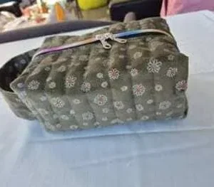 Cosmetic bag